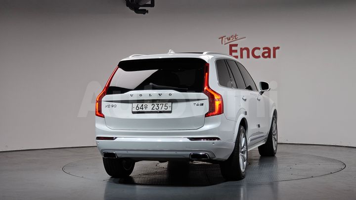Volvo XC90 2017 — 3