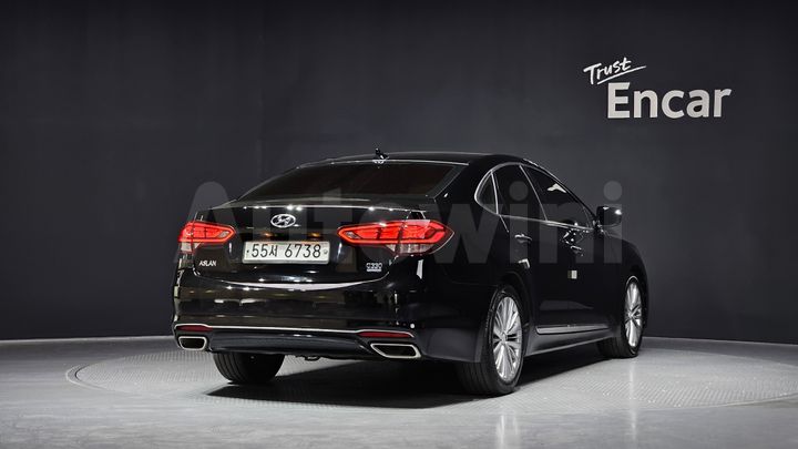 Hyundai Aslan 2015 — 2