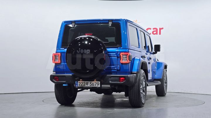 Jeep Wrangler 2022 — 4