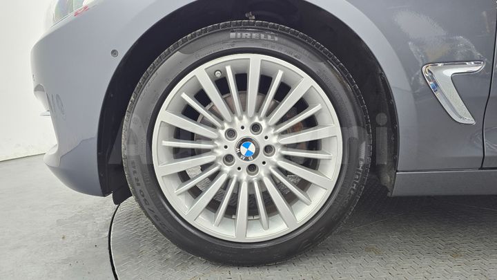 BMW 3 Series 2020 — 5