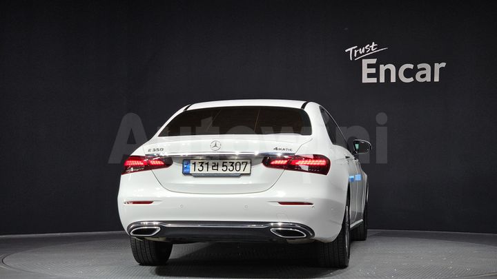 Mercedes-Benz E Class 2022 — 4
