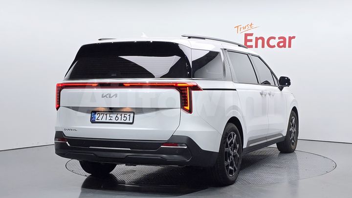Kia Carnival 2025 — 2