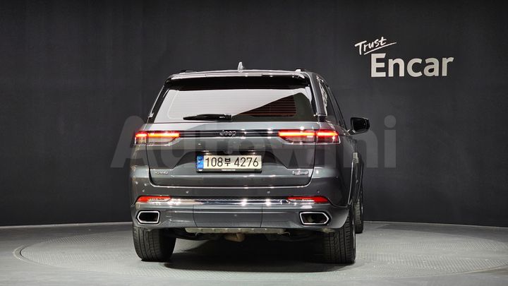 Jeep Cherokee 2023 — 4