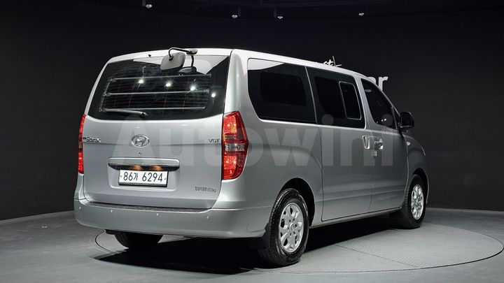 Hyundai Starex 2015 — 2