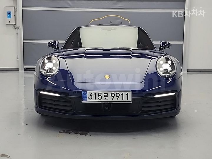 Porsche 911 2024 — 2