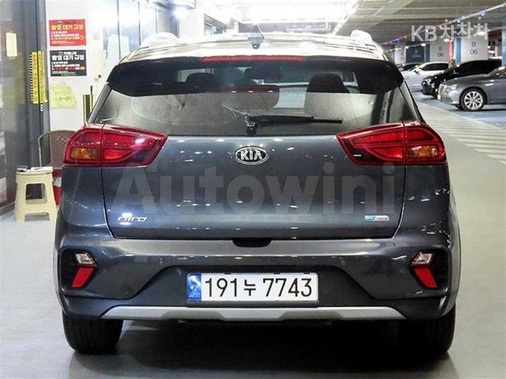 Kia Niro 2021 KNACB81CGMA464020 — 5