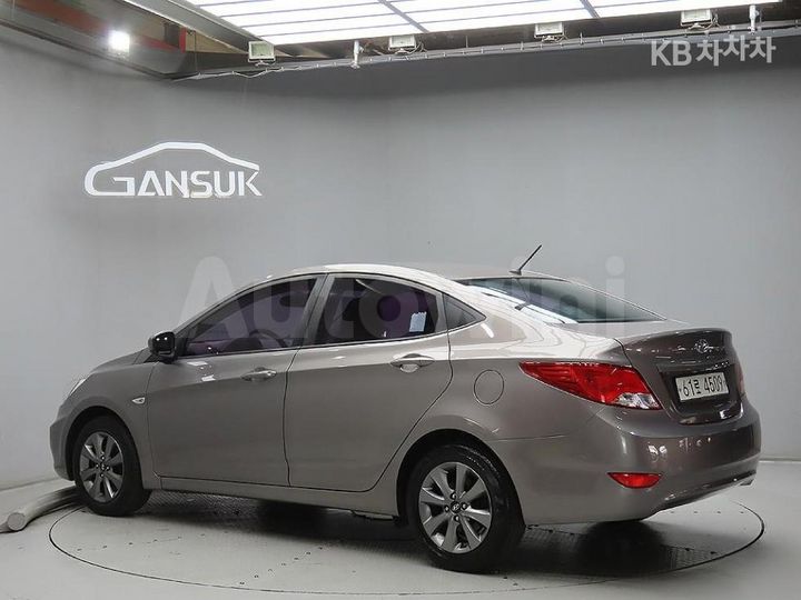 Hyundai Accent 2018 — 3