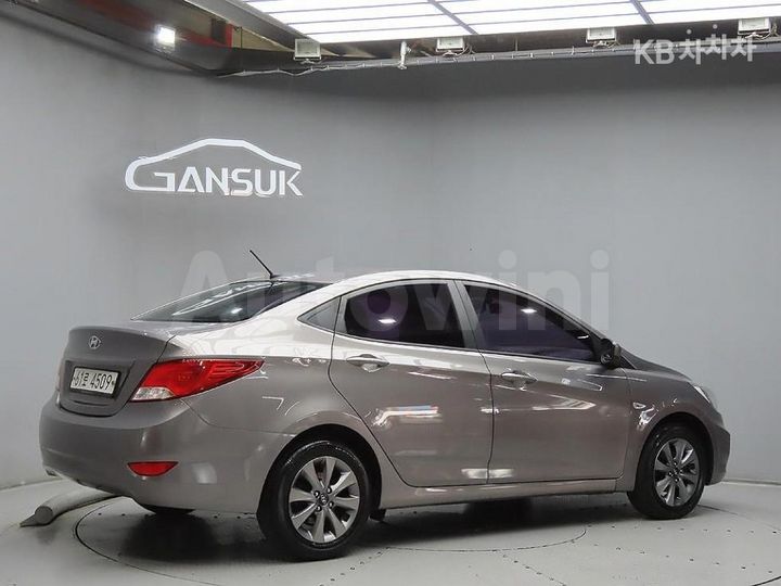 Hyundai Accent 2018 — 4