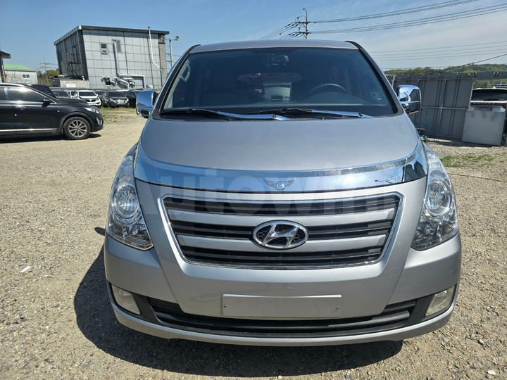 Hyundai Starex 2017 — 2