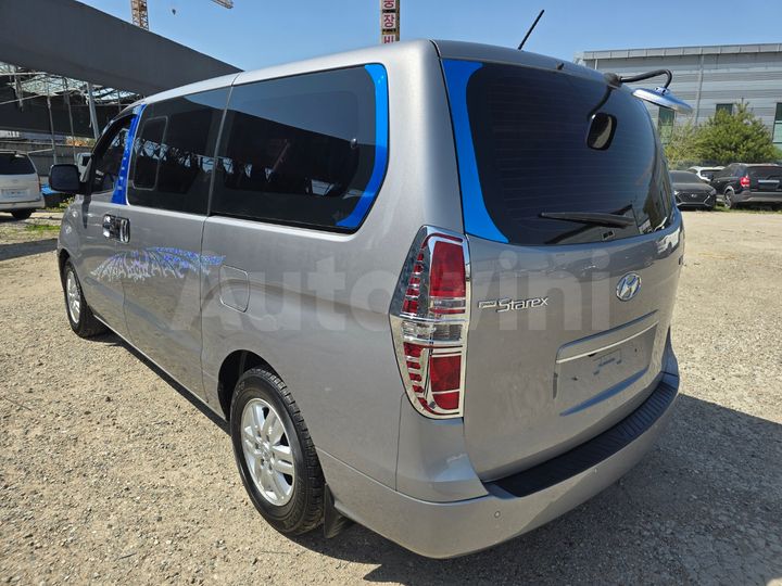 Hyundai Starex 2017 — 4