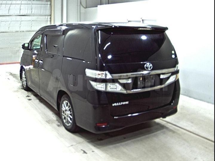 Toyota Vellfire 2013 — 2