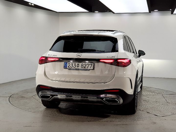Mercedes Benz GLC Class 2024 — 3