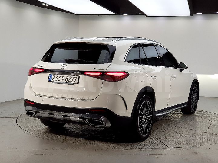 Mercedes Benz GLC Class 2024 — 4
