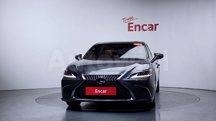 Lexus ES 2023 — 2