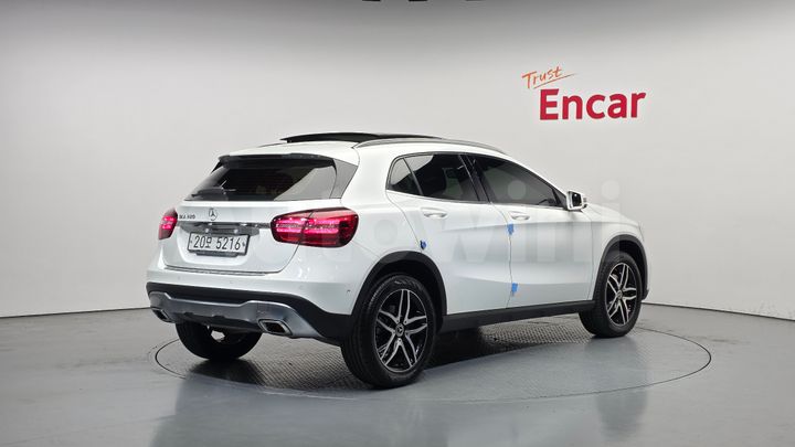 Mercedes Benz GLA Class 2019 — 2