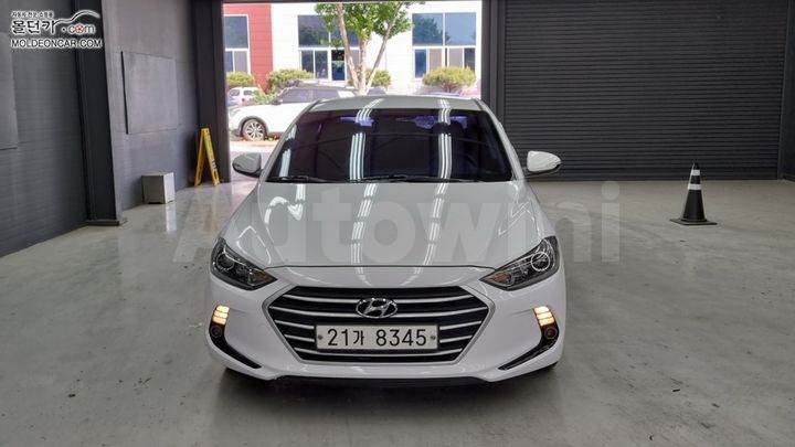 Hyundai Avante 2017 — 3