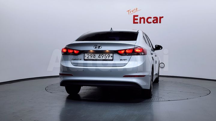 Hyundai Avante 2017 — 4