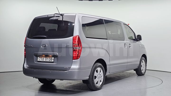 Hyundai Starex 2021 — 2
