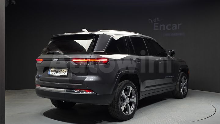 Jeep Cherokee 2023 — 2