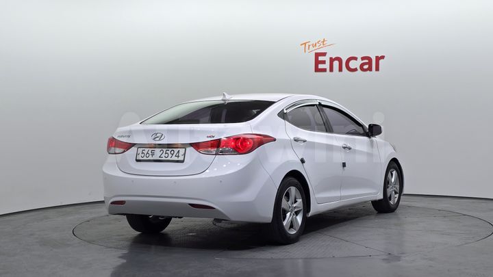 Hyundai Avante 2013 — 2