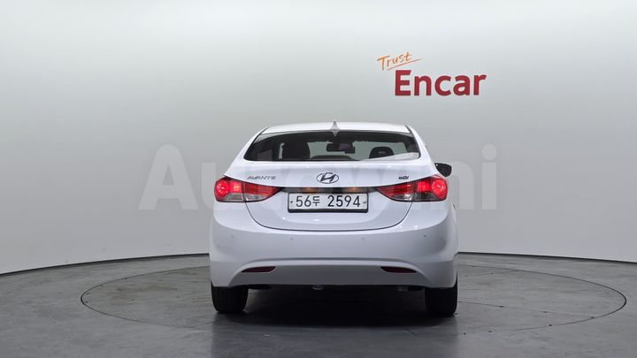 Hyundai Avante 2013 — 4