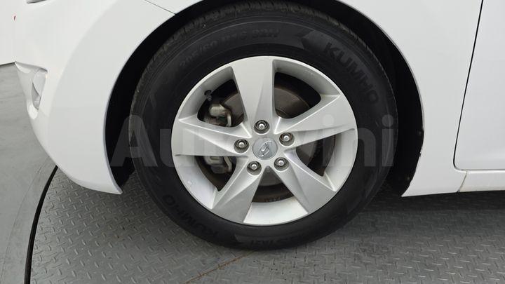 Hyundai Avante 2013 — 5