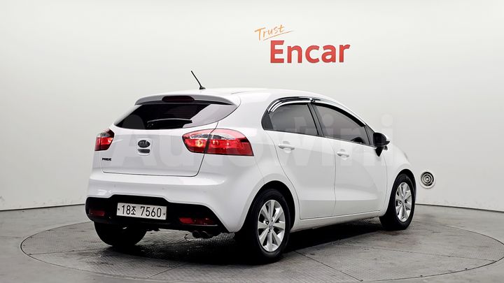 Kia Pride 2014 — 2