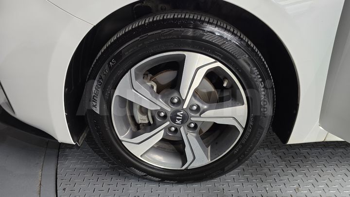 Kia K3 2019 — 5