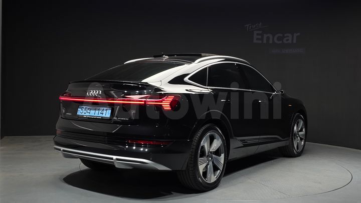 Audi e-tron 2022 — 2