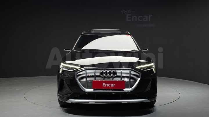 Audi e-tron 2022 — 3