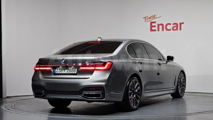 BMW 7 Series 2021 — 2