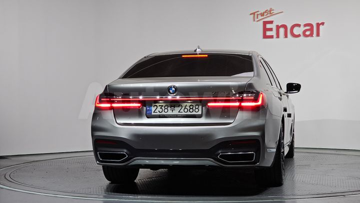 BMW 7 Series 2021 — 4