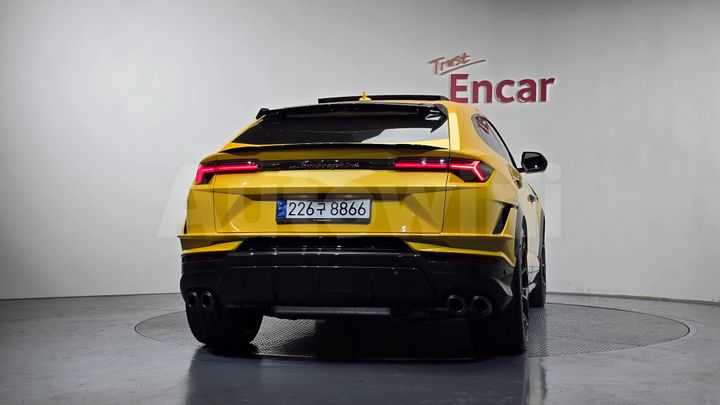 Lamborghini Urus 2024 — 4