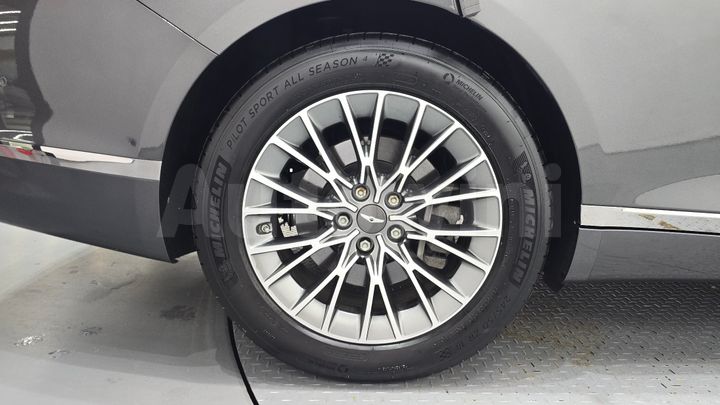 Genesis G80 2022 — 5