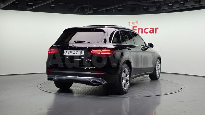 Mercedes Benz GLC Class 2017 — 2
