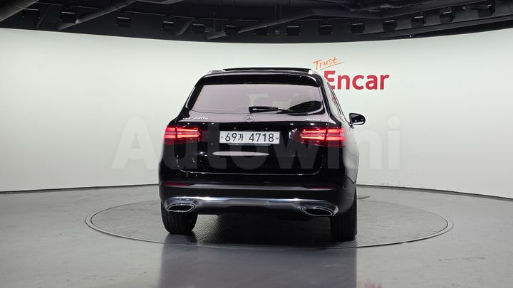 Mercedes Benz GLC Class 2017 — 4