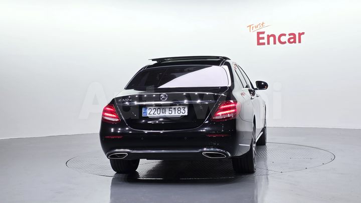 Mercedes Benz E Class 2019 — 4