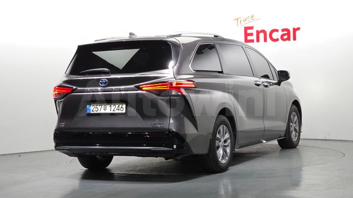 Toyota Sienna 2022 — 2