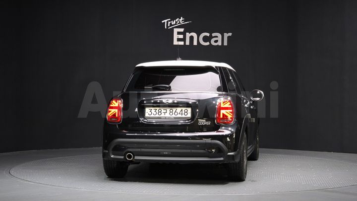 Mini Cooper 2023 — 4