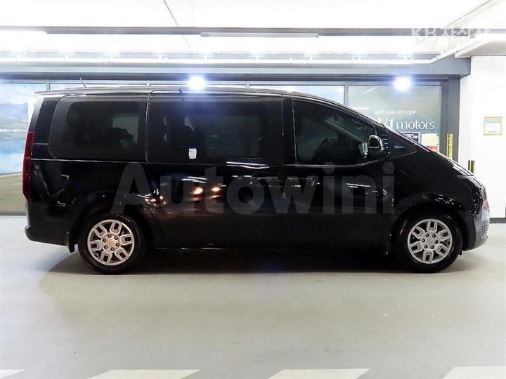 Hyundai Staria 2022 — 3