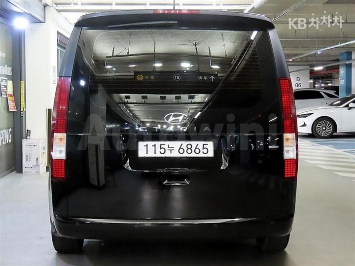 Hyundai Staria 2022 — 5