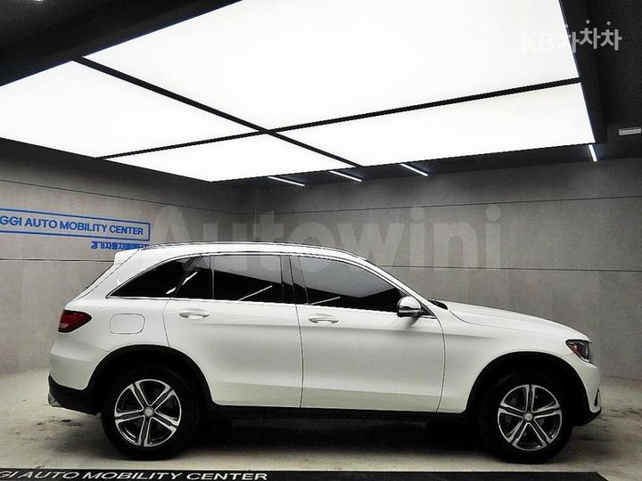 Mercedes Benz GLC Class 2017 — 2