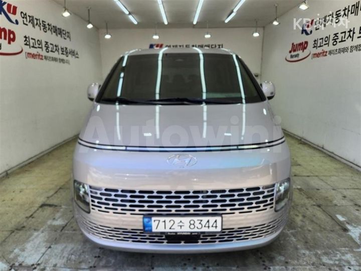 Hyundai Staria 2023 — 2