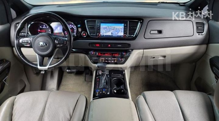 Kia Carnival 2018 — 5