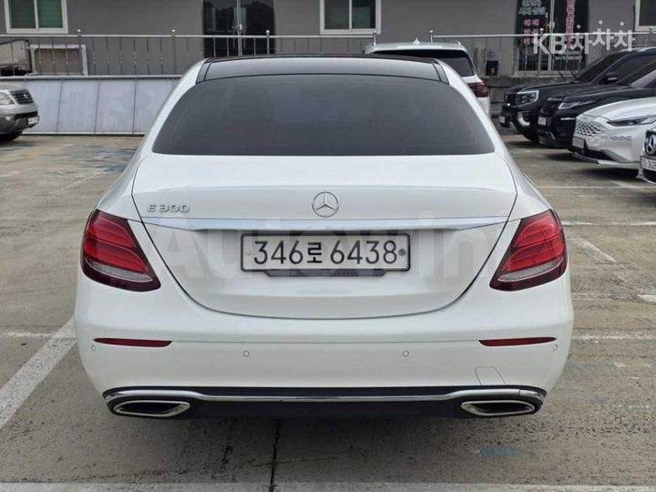 Mercedes Benz E Class 2019 — 5