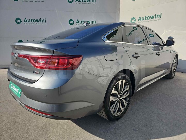 Renault SM6
