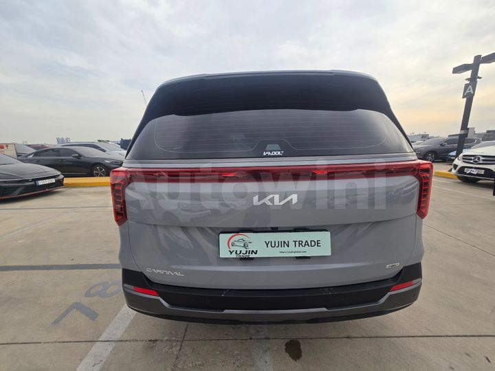 Kia Carnival 2025 — 4