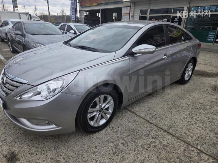 Hyundai Sonata 2011 — 2