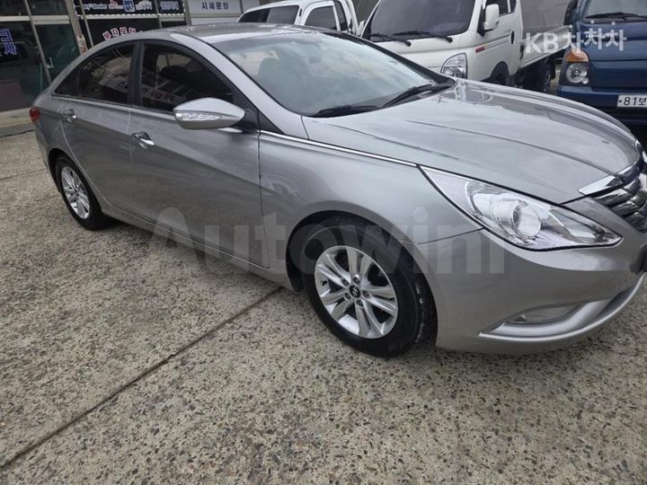Hyundai Sonata 2011 — 3