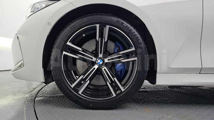 BMW 3 Series 2026 — 5